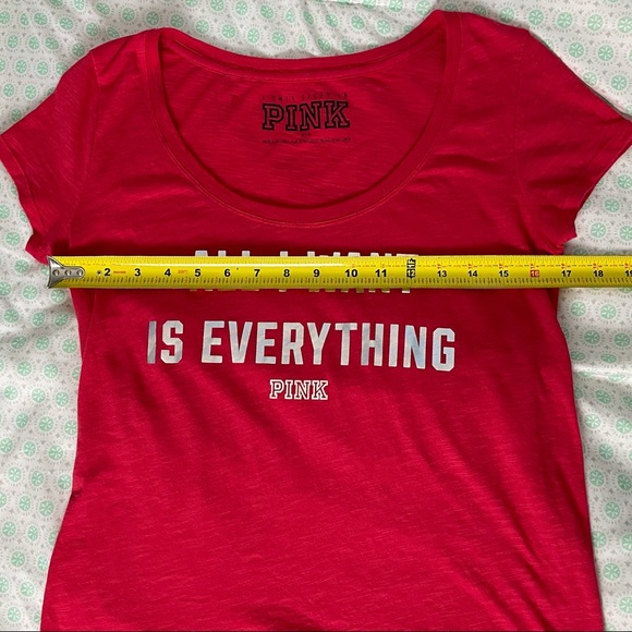 VS Pink All I Want is Everything Red T-Shirt Size Medium Xmas Christmas - Picture 6 of 8